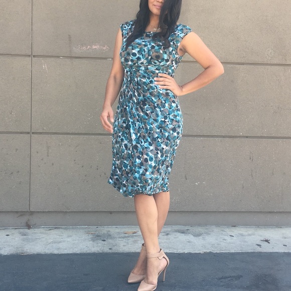 connected apparel Dresses & Skirts - Form Fitting Faux Wrapping Dress